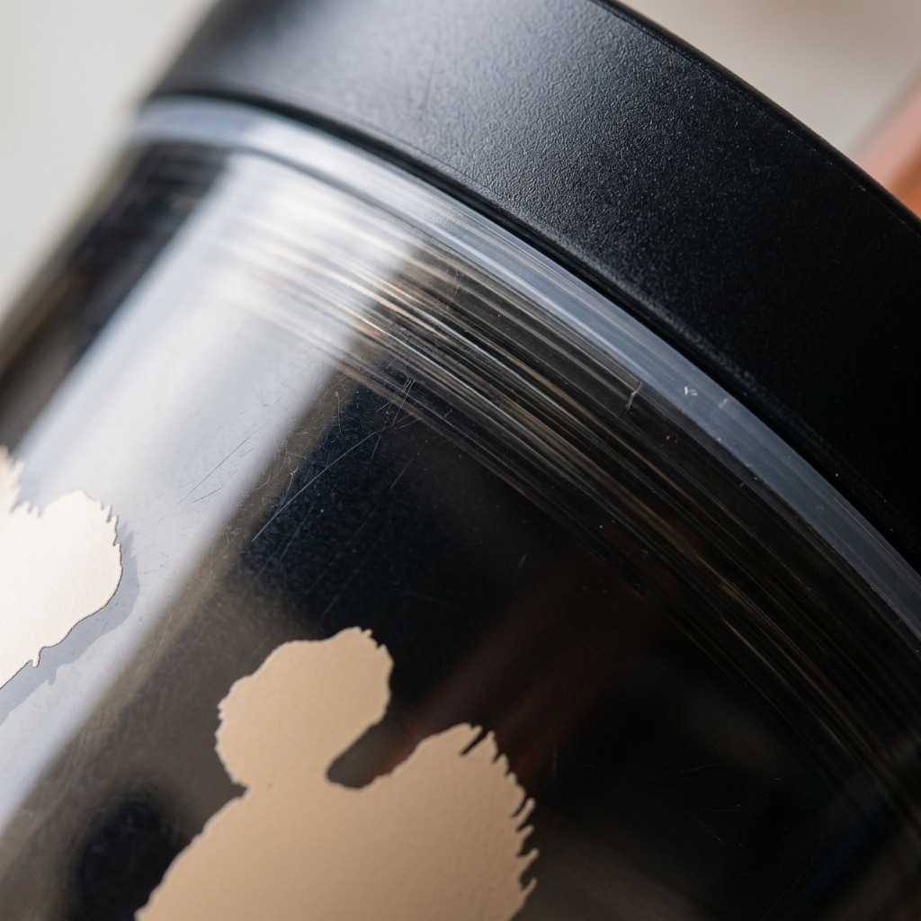 Macro detail of the Contigo Streeterville tumbler showing the secure lid seal and smooth threads.